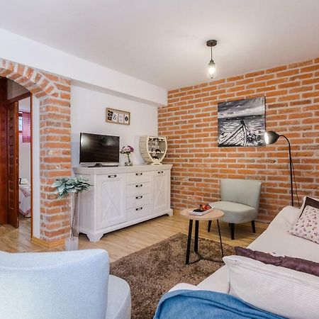 זאדאר Apartments Rensi מראה חיצוני תמונה