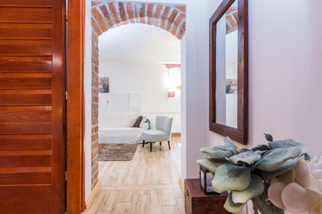 זאדאר Apartments Rensi מראה חיצוני תמונה