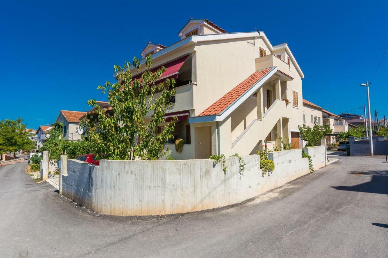 זאדאר Apartments Rensi מראה חיצוני תמונה