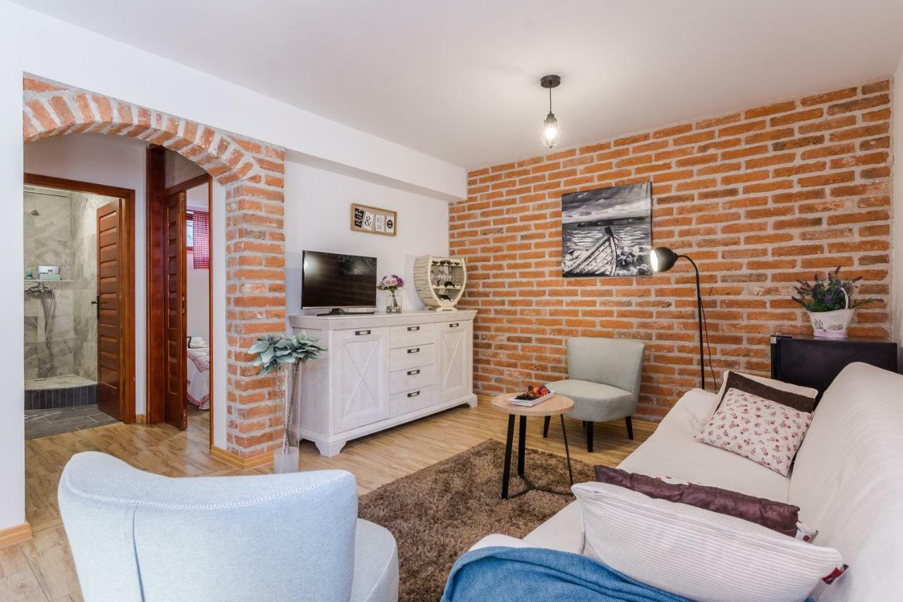 זאדאר Apartments Rensi מראה חיצוני תמונה