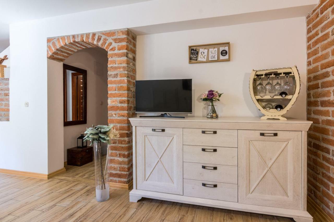 זאדאר Apartments Rensi מראה חיצוני תמונה