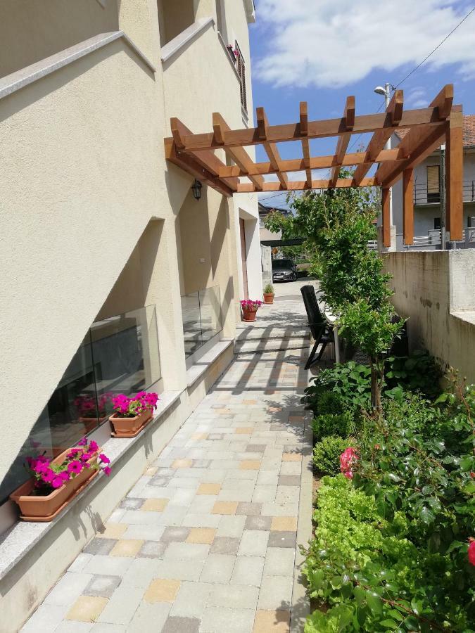 זאדאר Apartments Rensi מראה חיצוני תמונה
