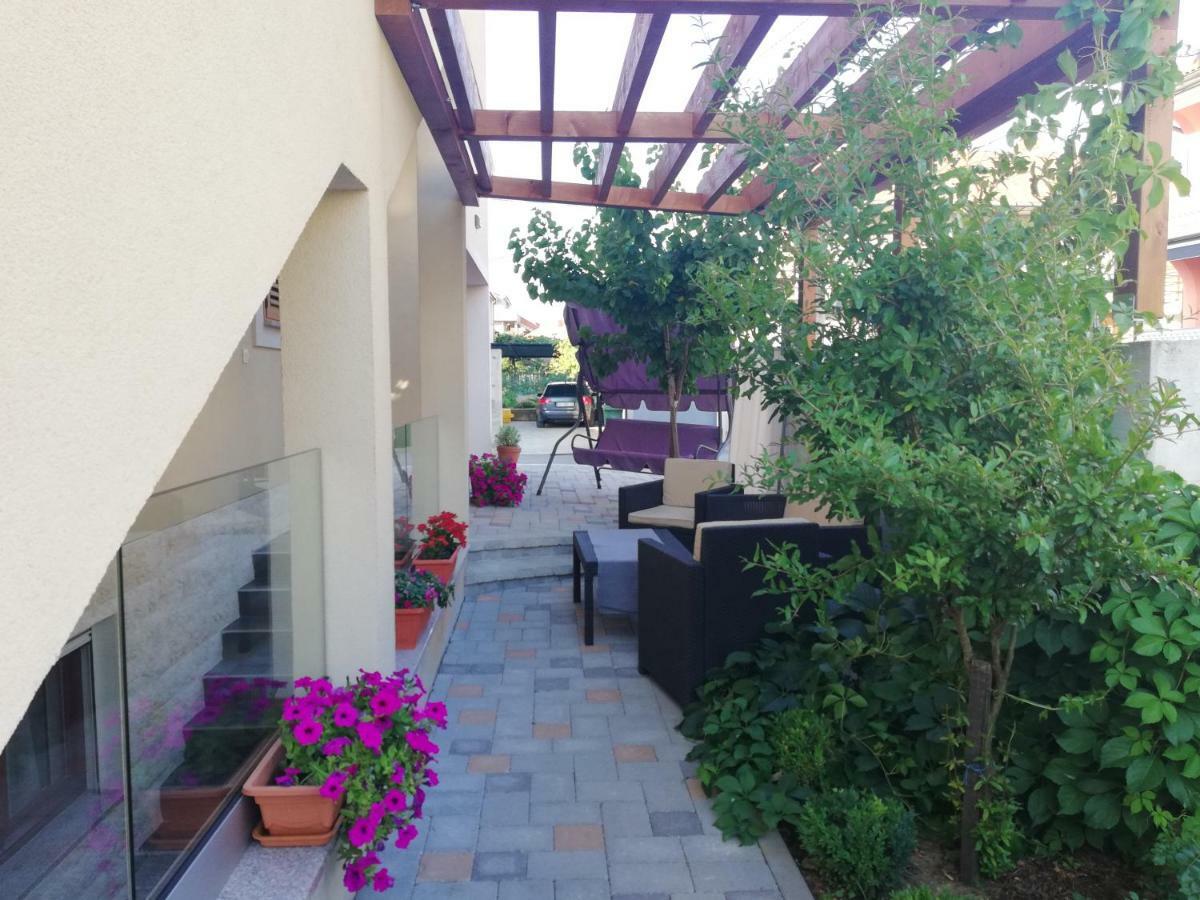 זאדאר Apartments Rensi מראה חיצוני תמונה