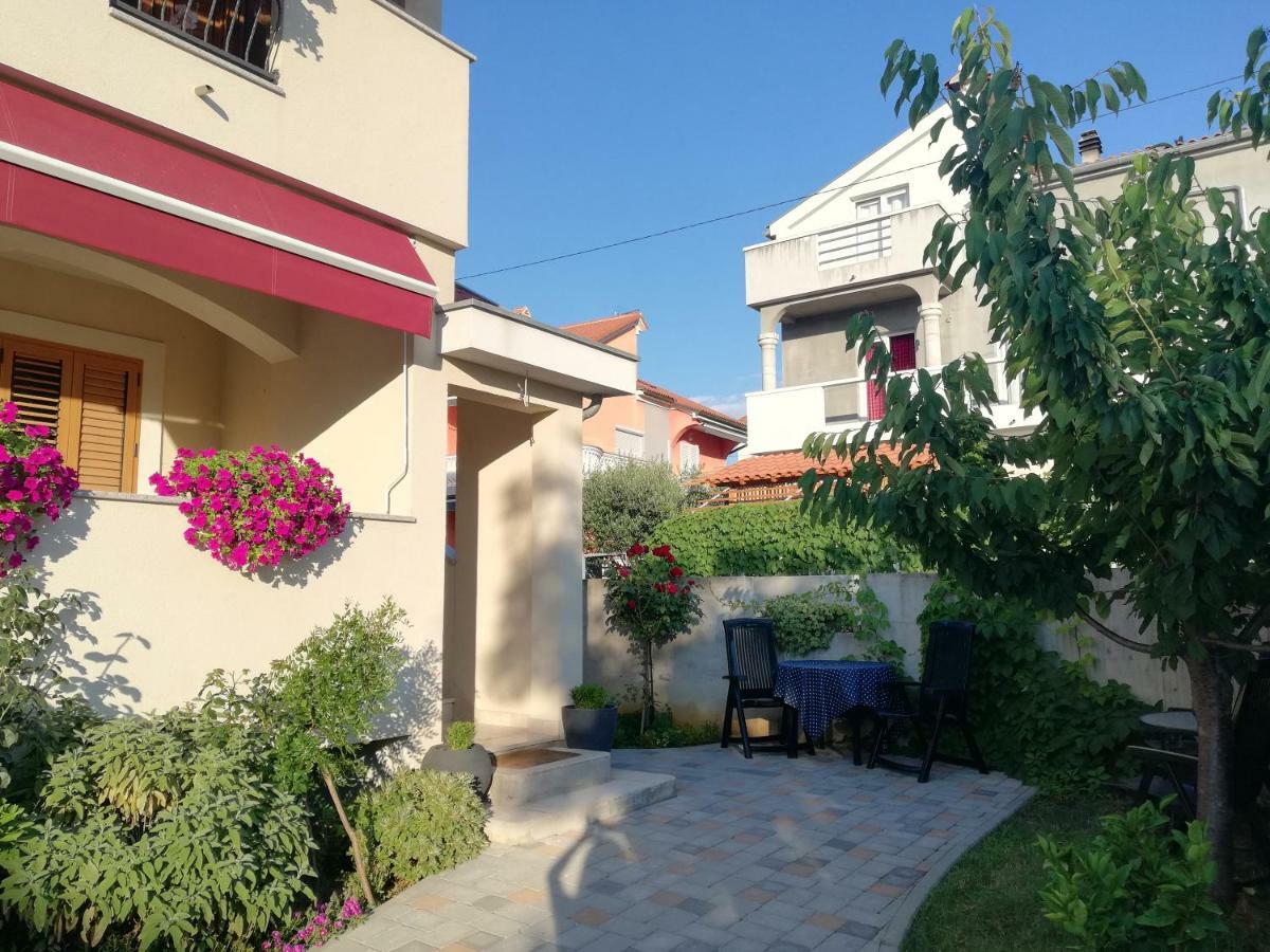 זאדאר Apartments Rensi מראה חיצוני תמונה